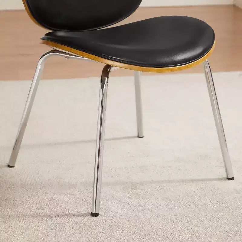 Chaises de salle à manger en bois courbé et similicuir