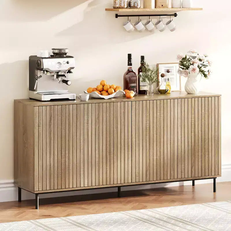 Buffet vaisselier moderne cannelé de 160 cm avec 4 portes cannelées, pieds en métal et étagères réglables, console de rangement pour cuisine