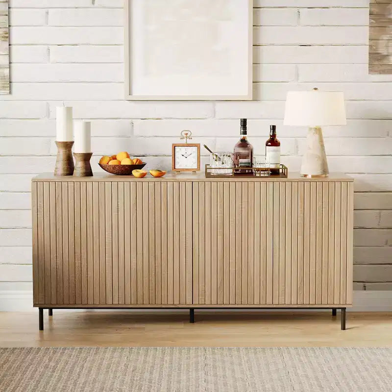 Buffet vaisselier moderne cannelé de 160 cm avec 4 portes cannelées, pieds en métal et étagères réglables, console de rangement pour cuisine