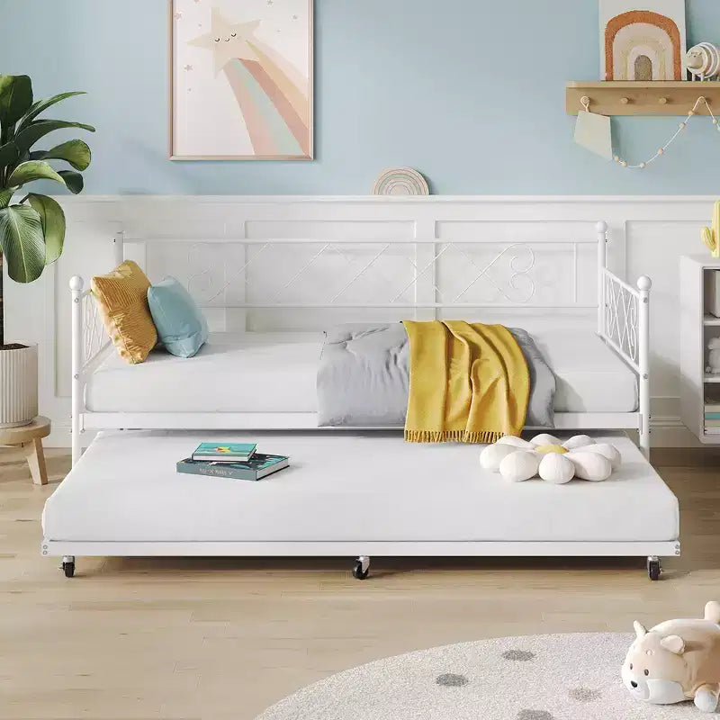 Lit de repos double en métal avec lit gigogne, Tête de lit en forme de cœur, Cadre de canapé-lit à lattes en acier, Lit d'appoint peu encombrant pour chambre à coucher, Montage facile