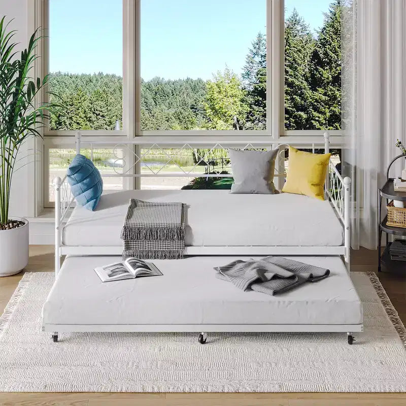 Lit de repos double en métal avec lit gigogne, Tête de lit en forme de cœur, Cadre de canapé-lit à lattes en acier, Lit d'appoint peu encombrant pour chambre à coucher, Montage facile