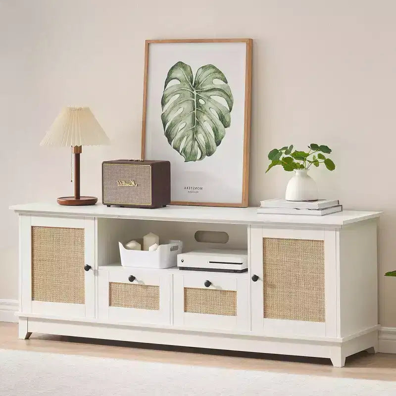 Meuble TV, Centre de divertissement – pour TV 65+ pouces, Meuble TV en rotin avec rangement et porte en maille, Meuble TV blanc moderne pour salon