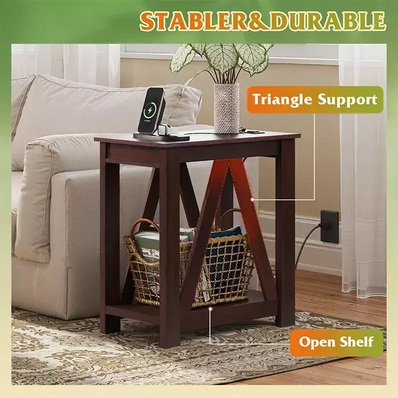 Table d'appoint fine avec station de recharge - Table d'appoint étroite de style fermier avec étagères de rangement ouvertes pour les petits espaces chambre/salon