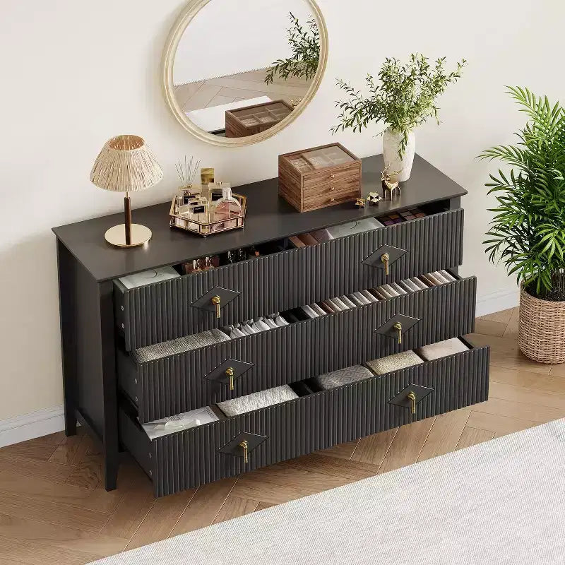 Commode à 6 tiroirs extra large de 137 cm avec panneaux cannelés Meuble de rangement moderne Meuble TV finition chêne, pour chambre, salon, couloir