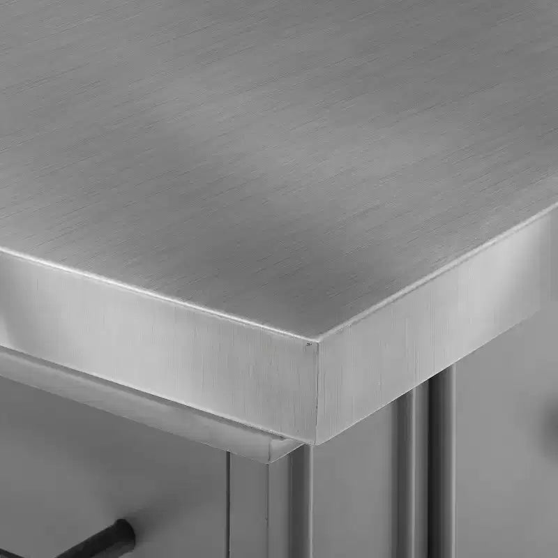 Îlot de cuisine avec plateau en acier inoxydable