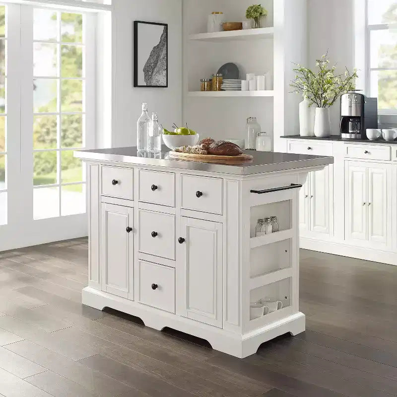 Îlot de cuisine avec plateau en acier inoxydable
